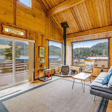 Lake Sutherland Villa